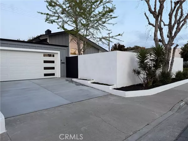 20272 Deervale Lane, Huntington Beach, CA 92646