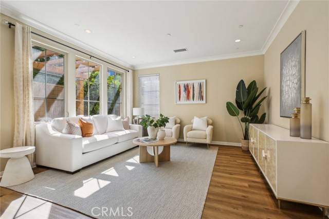 Irvine, CA 92618,76 Bianco
