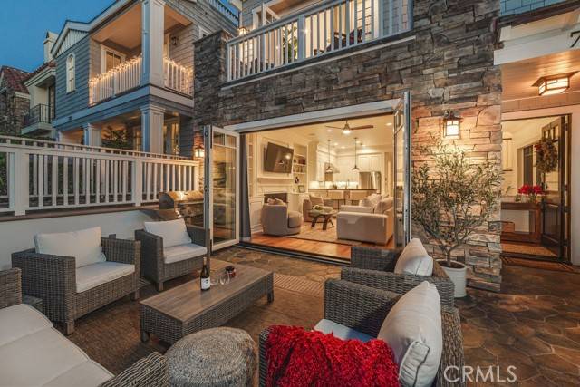 Corona Del Mar, CA 92625,700 Acacia Avenue