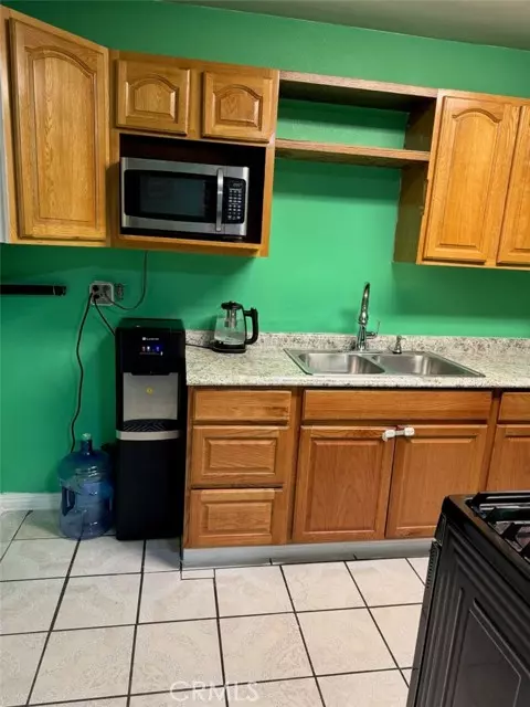Fontana, CA 92335,15920 Mission Avenue