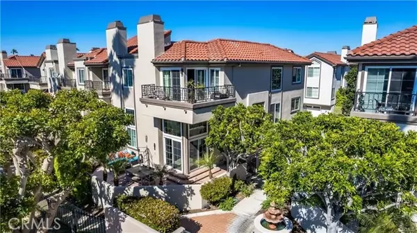 19361 Maidstone Lane, Huntington Beach, CA 92648
