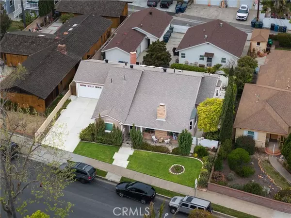 945 10th Street, Huntington Beach, CA 92648