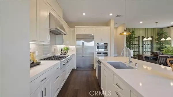 Irvine, CA 92618,425 Junco