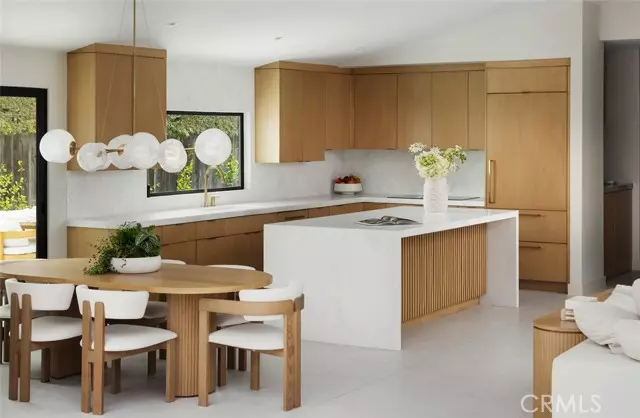 286 Cecil Place, Costa Mesa, CA 92627