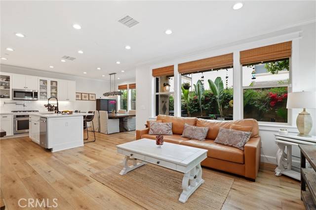 Lake Forest, CA 92630,61 Fuchsia