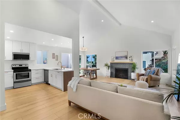 930 Via Mil Cumbres,  Solana Beach,  CA 92075