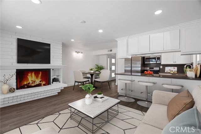 Newport Beach, CA 92663,207 28th Street