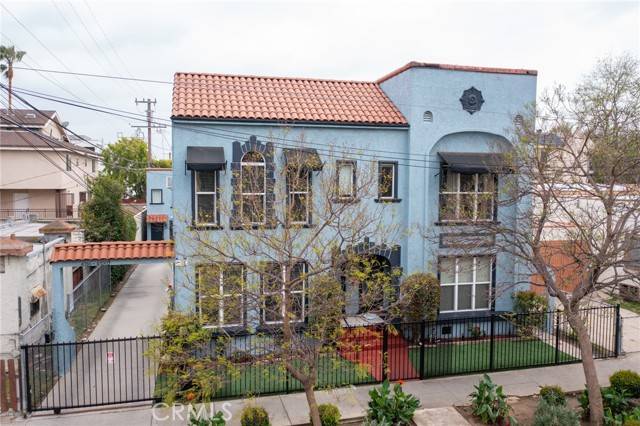 Los Angeles, CA 90004,4316 Clinton Street