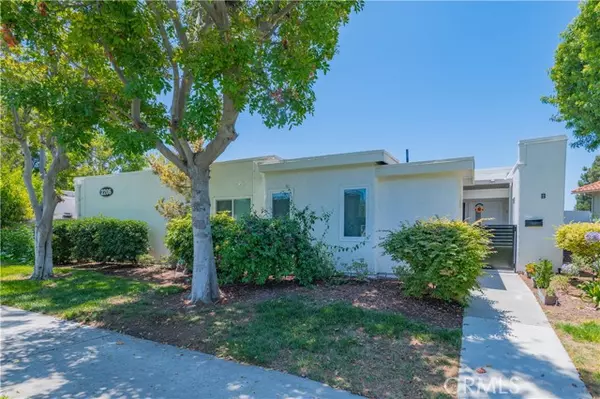2206 Via Mariposa East, Laguna Woods, CA 92637