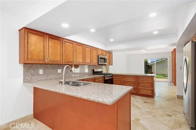 Irvine, CA 92612,4551 Sandburg Way