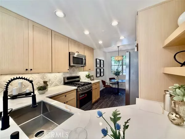 Tustin, CA 92782,13385 Savanna