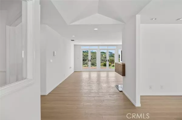Corona Del Mar, CA 92625,978 Sandcastle Drive