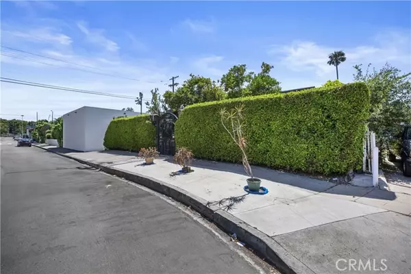 2949 South Harcourt Avenue, Los Angeles, CA 90016