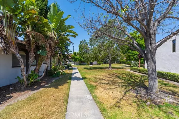 Anaheim, CA 92804,2011 West Katella Avenue