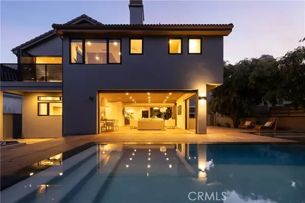 19466 Woodlands Drive, Huntington Beach, CA 92648