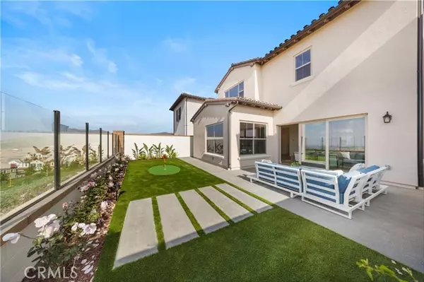102 glydon, Irvine, CA 92618