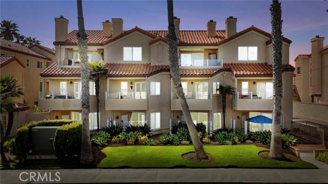 2000 Pacific Coast, Huntington Beach, CA 92648