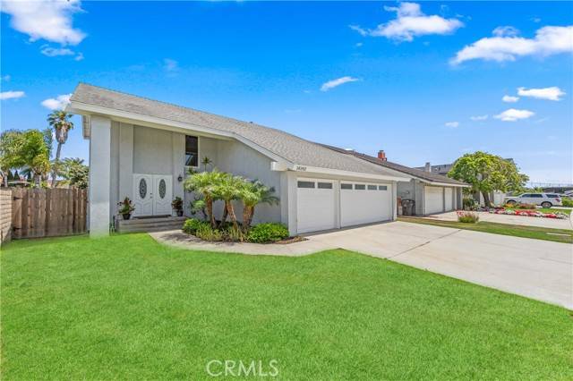 18202 Foss Lane, Huntington Beach, CA 92648