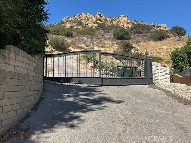 Chatsworth, CA 91311,8 Thompson Avenue