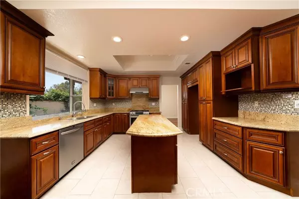 Tustin, CA 92782,2312 San Leandro