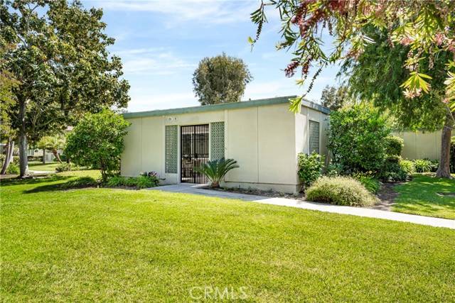 Laguna Woods, CA 92637,71 Calle Aragon