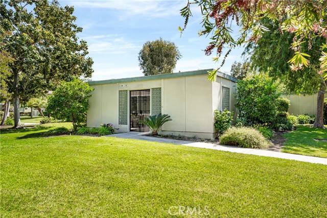 Laguna Woods, CA 92637,71 Calle Aragon