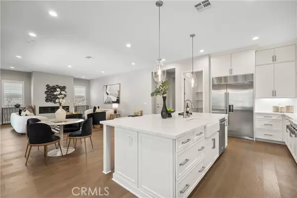 Irvine, CA 92618,370 Sawbuck