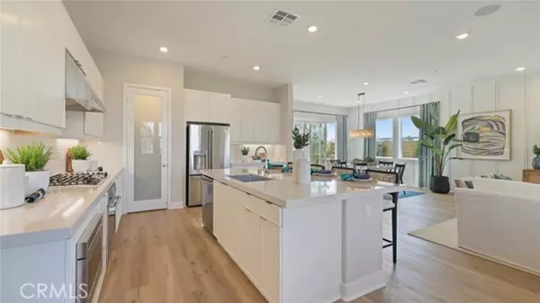 Irvine, CA 92618,66 Dudley