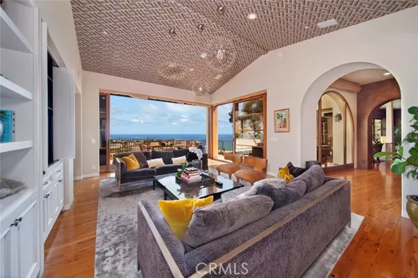 Laguna Beach, CA 92651,1131 Emerald Bay