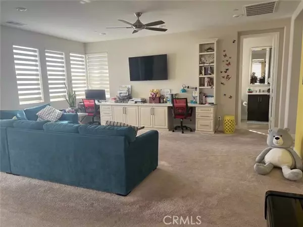 Irvine, CA 92618,71 Cartwheel