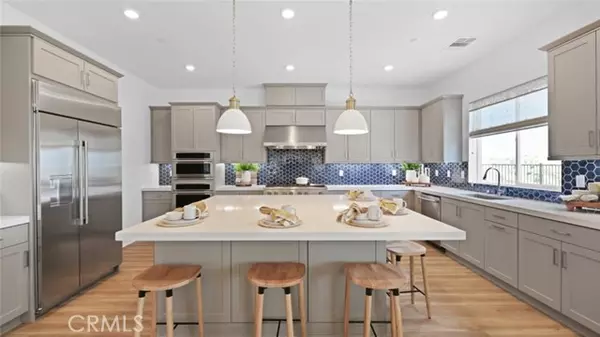 29626 Corte Ballenas, Valencia, CA 91354
