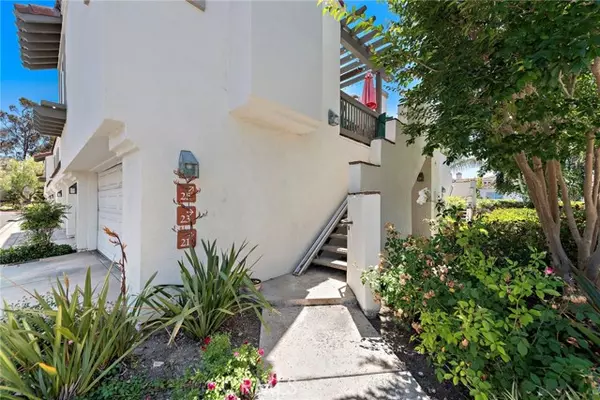Rancho Santa Margarita, CA 92688,25 Via Tortuga