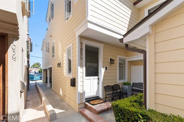 Corona Del Mar, CA 92625,705 Goldenrod Avenue