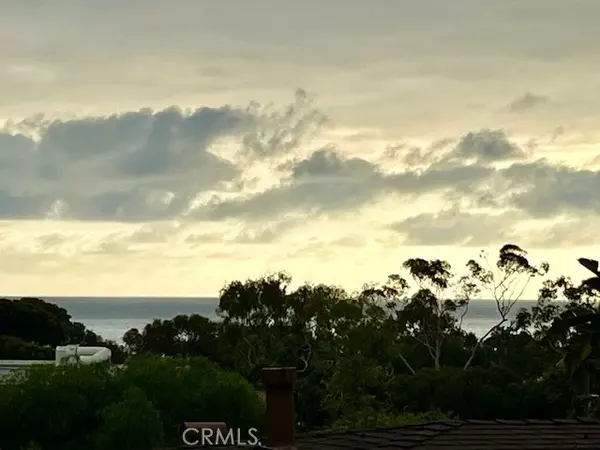 Laguna Beach, CA 92651,352 Y Place
