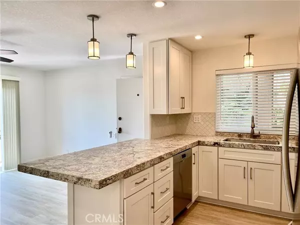 Laguna Beach, CA 92651,352 Y Place