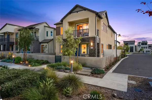 Irvine, CA 92618,113 Bosal