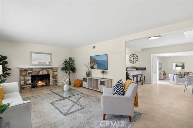18643 Las Flores Street, Fountain Valley, CA 92708
