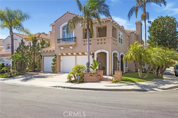 25 Santa Maria, Lake Forest, CA 92610