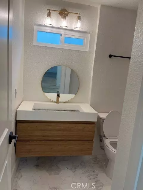 Huntington Beach, CA 92647,17422 Keelson Lane