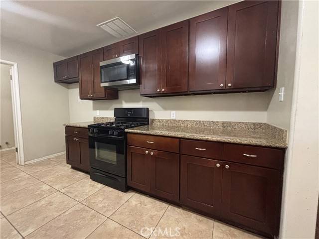 Reseda, CA 91335,8032 Darby Avenue
