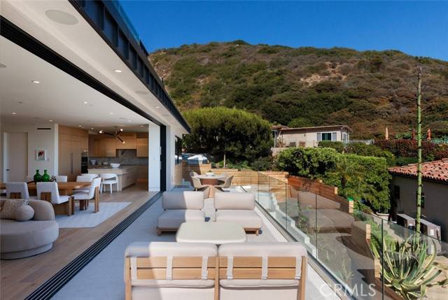 Laguna Beach, CA 92651,1105 Skyline Drive