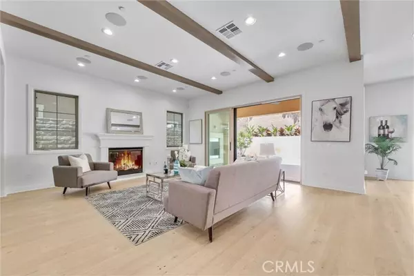 Irvine, CA 92602,63 Poncho