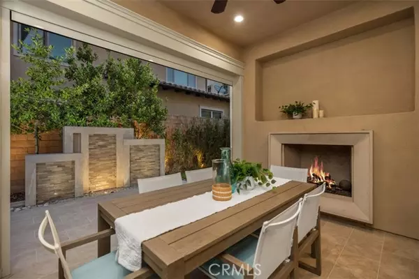 Irvine, CA 92602,75 English Saddle