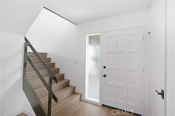 Newport Beach, CA 92660,2002 Barranca