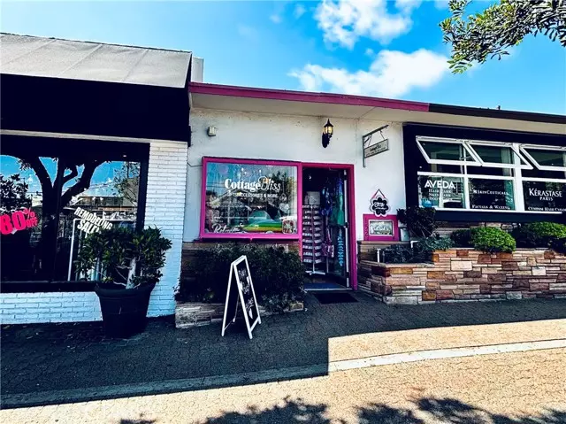 San Clemente, CA 92672,152 Avenida Del Mar