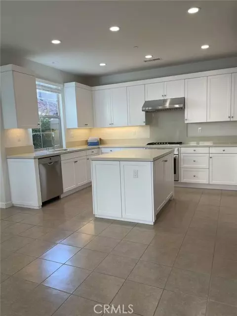 Irvine, CA 92618,115 Barrington