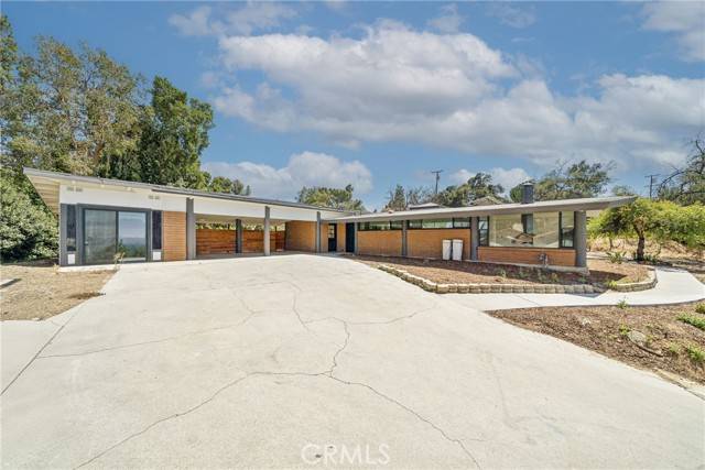 15495 Washington Street, Riverside, CA 92506