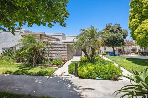 Laguna Woods, CA 92637,2272 Via Mariposa E
