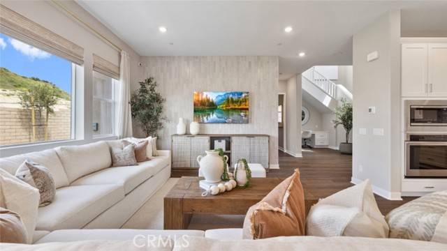 Valencia, CA 91354,24492 Via El Balneario