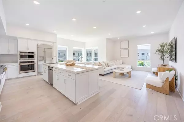 Irvine, CA 92612,3400 Rivington